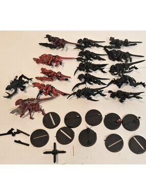 Warhammer 40k Bundle Of 16 Tyranid Minatures *Read